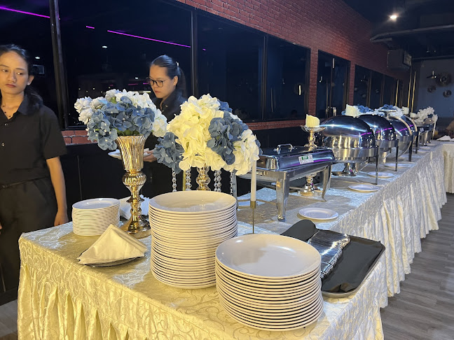 Nine Stage Lounge And Bar - Gastronomi dan perhotelan