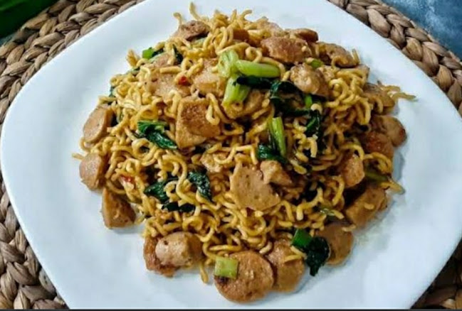 Nasi Goreng Eling Balik,samping Masjid Darul Hasanah