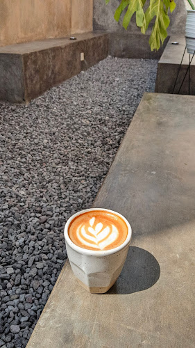 Opinii despre Toko Kopi Oetama în Kota Yogyakarta - Gastronomi dan perhotelan