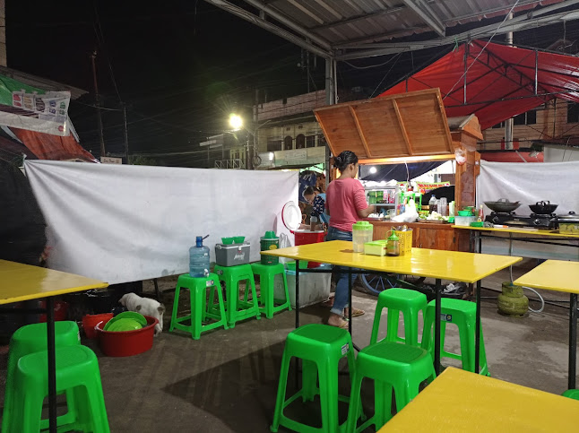 Opinii despre Pecel Lele & Seafood Omah 89 în Kota Palembang - Gastronomi dan perhotelan