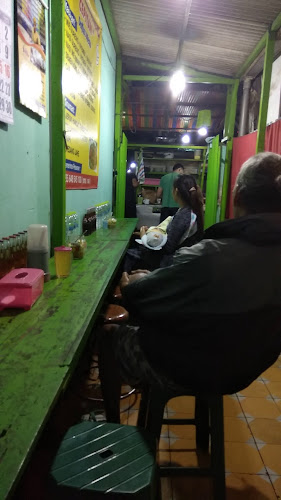 W536+5GJ, Jl. Willis, Kauman, Kec. Kepanjenkidul, Kota Blitar, Jawa Timur 66121