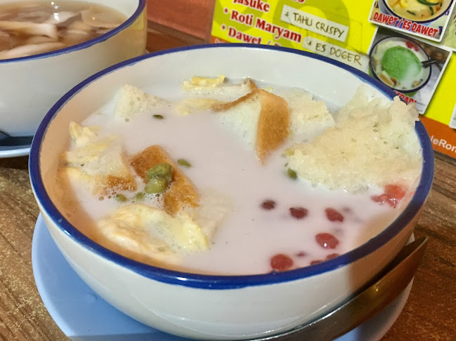 Opinii despre ANGSLE & RONDE 66 în Surabaya - Gastronomi dan perhotelan