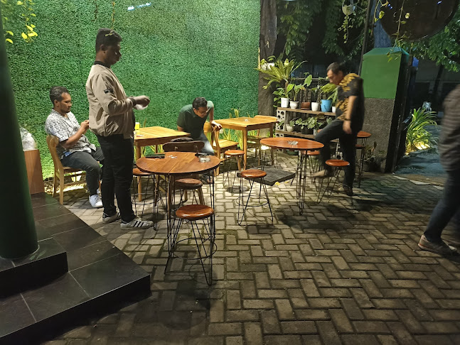 Jl. Tumapel No.35, Keputran, Kec. Tegalsari, Surabaya, Jawa Timur 60265