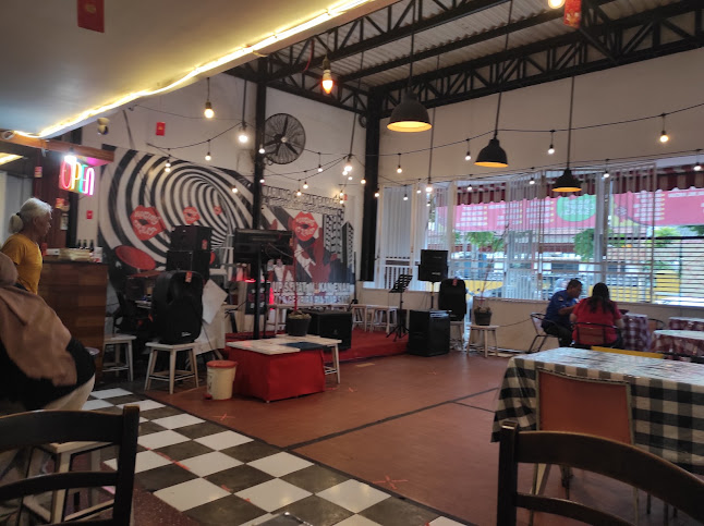 Warung Curhat - Gastronomi dan perhotelan