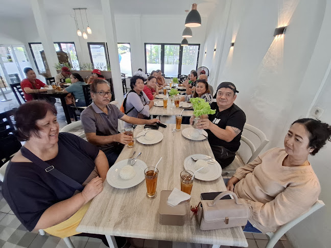 Warung Laut by Condong Square - Kota Singkawang