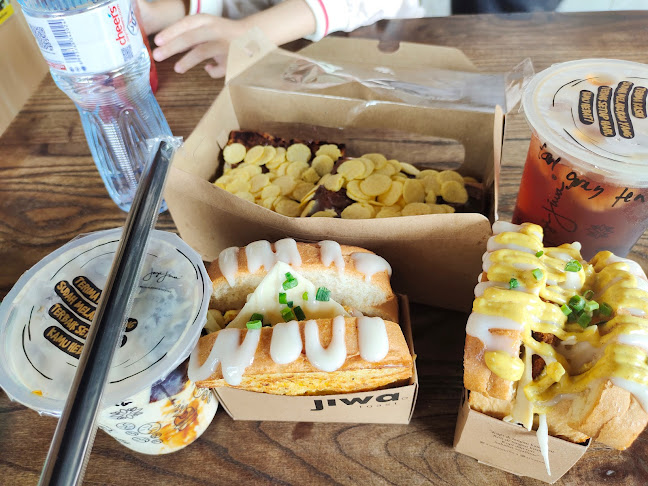 Opinii despre Janji Jiwa & Jiwa Toast Jilid 875 - Jawa Timur Park 2 în Kota Batu - Gastronomi dan perhotelan