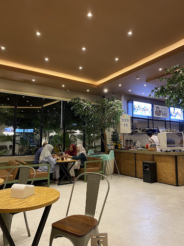 Comentarii opinii despre Rest Coffee Eat, Play & Relax