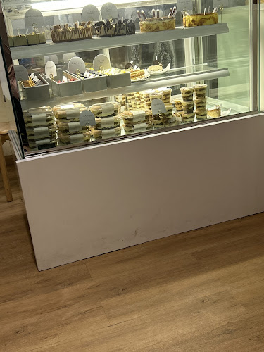 Joyi Bakes Cafe - Tiramisu Bingsoo Tea Dessert - Gastronomi dan perhotelan