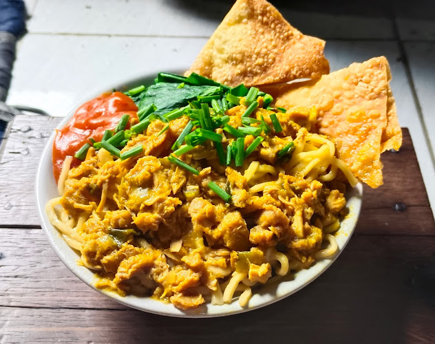 Opinii despre Mie ayam pak Prabu khas yogyakarta în Surabaya - Gastronomi dan perhotelan