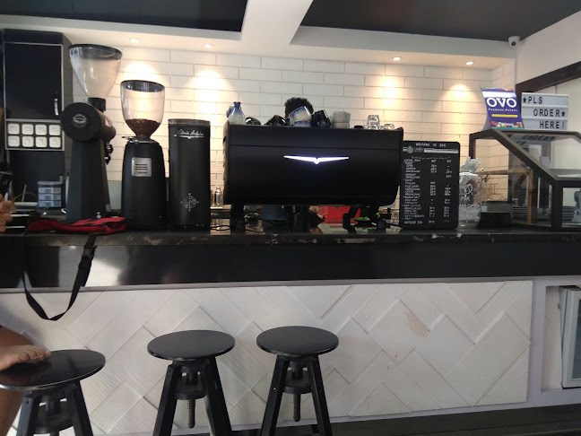 Opinii despre Umbra Coffee & Roastery în Kota Makassar - Gastronomi dan perhotelan