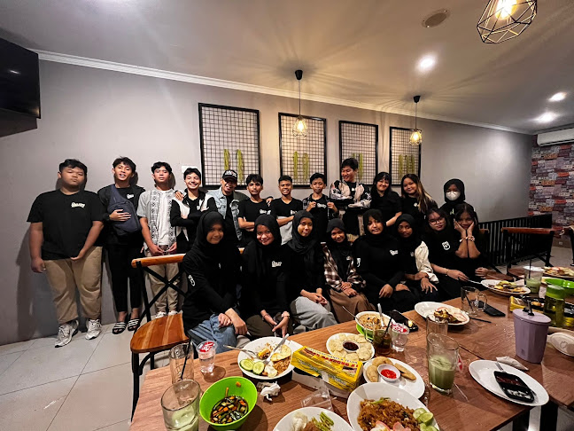 Opinii despre Warunk Tepi Jalan (WTJ) în Kota Depok - Gastronomi dan perhotelan