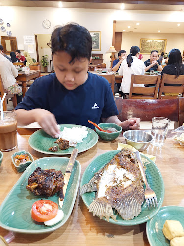 Jl. Teuku Umar No.8, Jatingaleh, Kec. Candisari, Kota Semarang, Jawa Tengah 50254