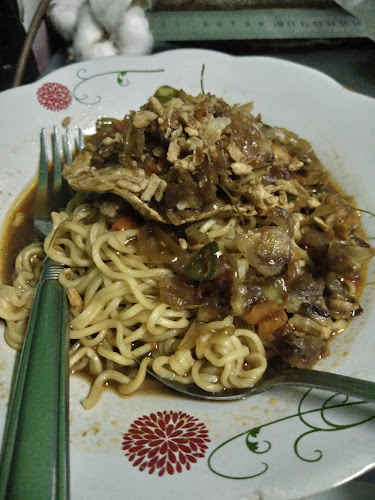 Opinii despre WARTEG SLAWI AYU 1 în Kota Tangerang - Gastronomi dan perhotelan