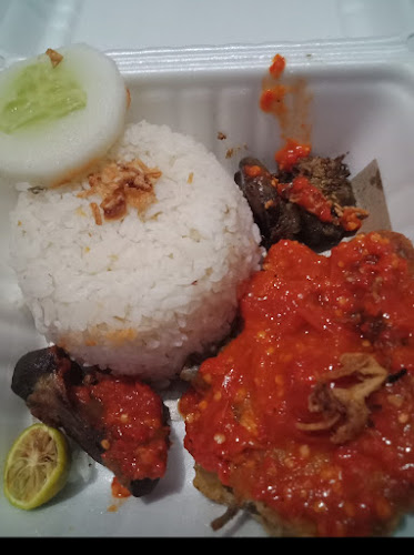 bakso hot dan rujak a.aisyah - Gastronomi dan perhotelan