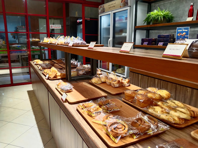 Anita Family Bakery Kapas Krampung - Gastronomi dan perhotelan