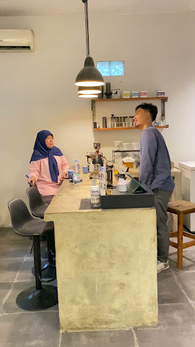 Opinii despre Zona Coffee Roaster în Kota Depok - Gastronomi dan perhotelan