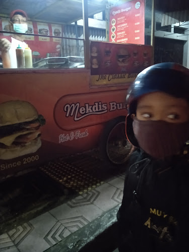Opinii despre Burger Mecdy's Burger enak Jaman dulu kekinian în Kota Yogyakarta - Gastronomi dan perhotelan