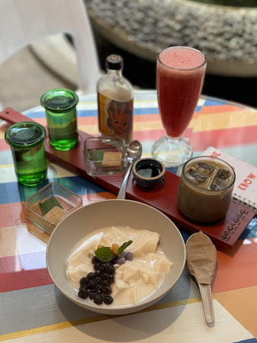 Seniman Coffee Trunojoyo - Gastronomi dan perhotelan