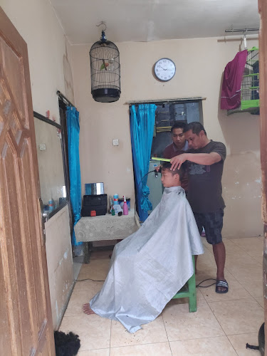 Opinii despre No Bond Hair Cut în Kota Malang - Gastronomi dan perhotelan