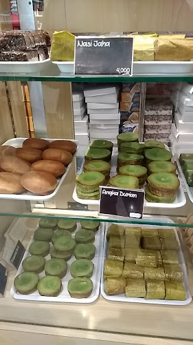 Opinii despre Hari-Hari Minimarket Cake & Bakery în Kota Manado - Gastronomi dan perhotelan