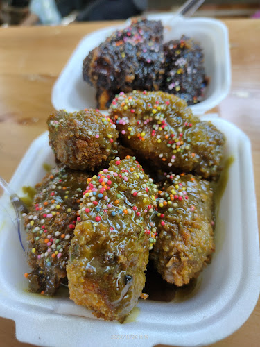 Kedai Fatimah dan Nafisah