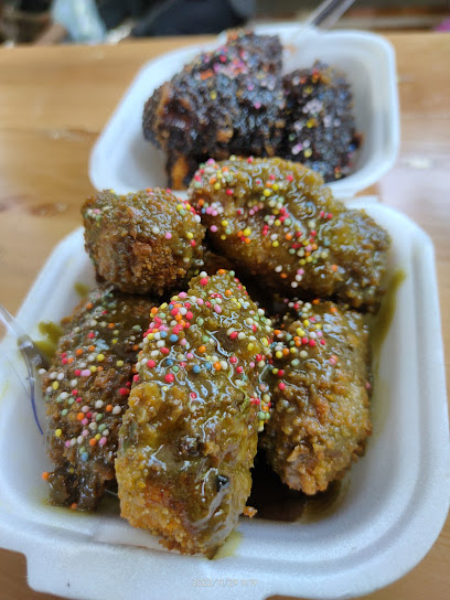 Kedai Fatimah dan Nafisah