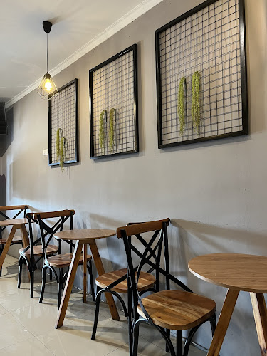 Opinii despre Warunk Tepi Jalan (WTJ) în Kota Depok - Gastronomi dan perhotelan