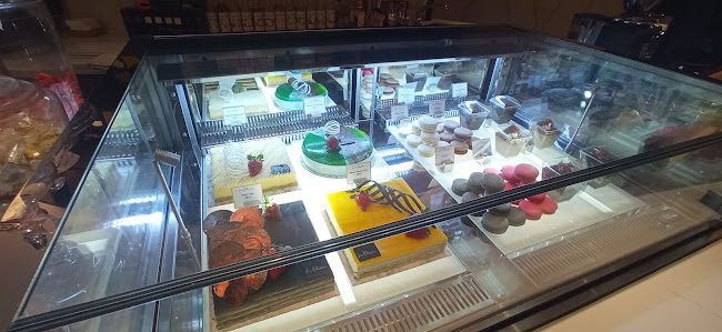 Opinii despre La Patisserie în Surabaya - Gastronomi dan perhotelan