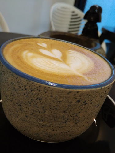 Umbra Coffee & Roastery - Gastronomi dan perhotelan