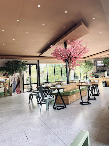 Rest Coffee Eat, Play & Relax - Kota Madiun