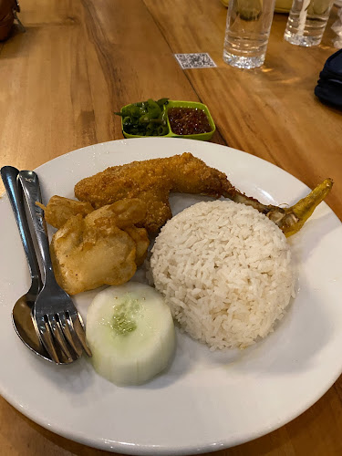 G3V6+38P, Jl. Prof. Dr. H.B. Jassin, Limba U I, Kota Sel., Kota Gorontalo, Gorontalo 96135