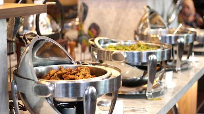 Opinii despre Trimurti Restaurant în Surabaya - Gastronomi dan perhotelan