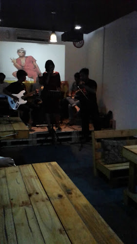 Comentarii opinii despre log!n (Coffee, Drink, Eat)