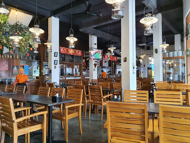 Jl. Suka Mulia No.A - 7, A U R, Kec. Medan Maimun, Kota Medan, Sumatera Utara 20212