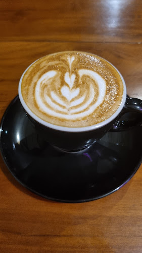 Opinii despre Rindu Kopi Senja - Nginden Semolo în Surabaya - Gastronomi dan perhotelan