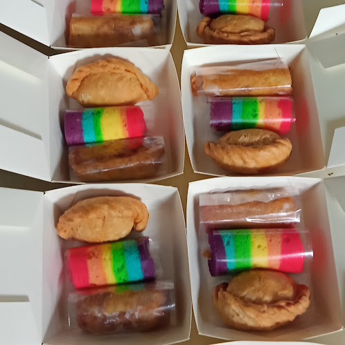 Opinii despre Dapur Delia catering dan aqiqah, Nasi Box, Snacks box, tumpeng mini, dll în Kota Tangerang Selatan - Gastronomi dan perhotelan