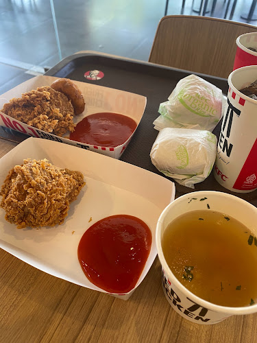 Opinii despre KFC în Kota Denpasar - Gastronomi dan perhotelan