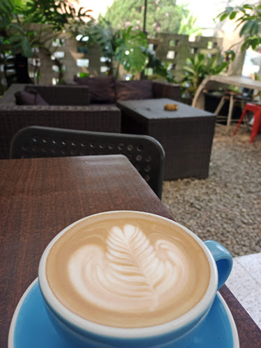 Comentarii opinii despre Me.Dia Coffee and Space