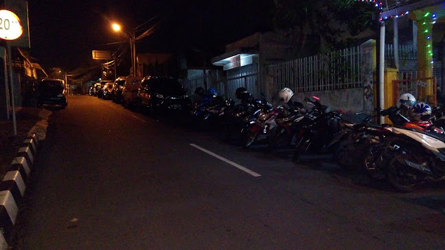 Comentarii opinii despre Angkringan Lelungguhan