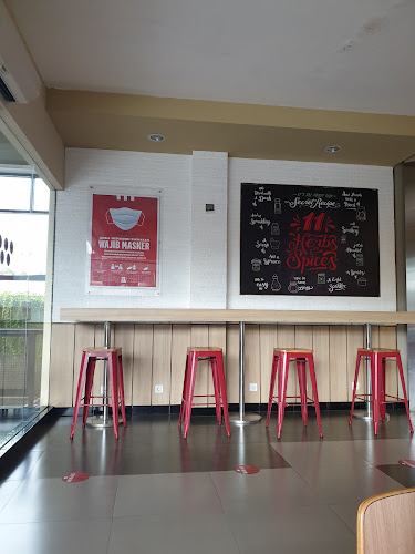 Opinii despre KFC în Kota Denpasar - Gastronomi dan perhotelan