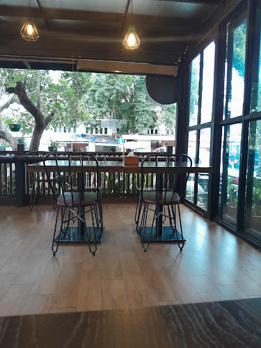 La Basil Koffie & Resto - Gastronomi dan perhotelan