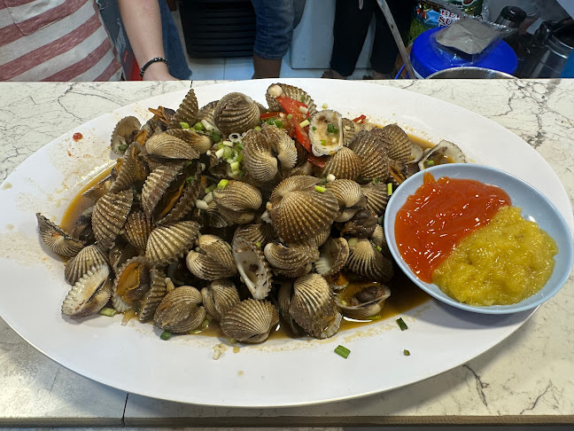 DEPAN PINTU MASUK PARKIRAN, Jl. Pasar Turi No.21, Jepara, Kec. Bubutan, Surabaya, Jawa Timur 60174