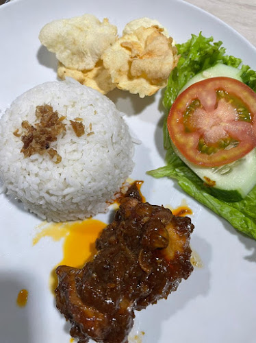 Opinii despre Affluent Cafe în Kota Medan - Gastronomi dan perhotelan