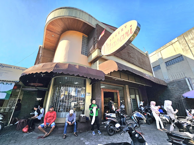 Jl. Sabang No.26, Cihapit, Kec. Bandung Wetan, Kota Bandung, Jawa Barat 40114