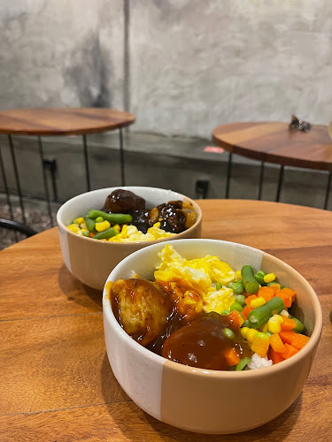 Comentarii opinii despre Garasi 1/2 Cafe and Eatery