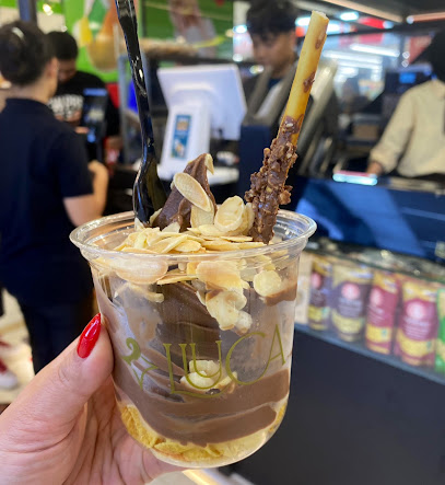 Luuca Mall Centre Point