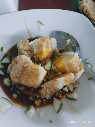 Opinii despre Rumah Makan Bengkel Perut în Kota Palembang - Gastronomi dan perhotelan