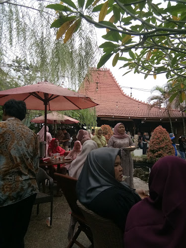 Opinii despre ALUN - ALUN KULINER INDONESIA în Kota Medan - Gastronomi dan perhotelan