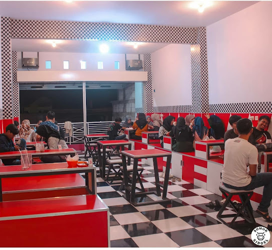 Sumur Si Doel - Gastronomi dan perhotelan