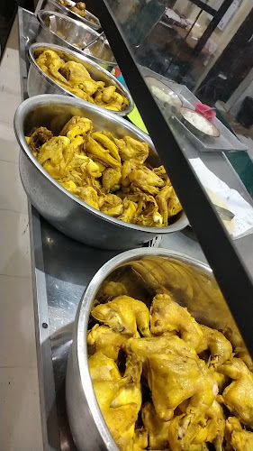 Warung Makan Ayam Bakar Bu Wati - Gastronomi dan perhotelan